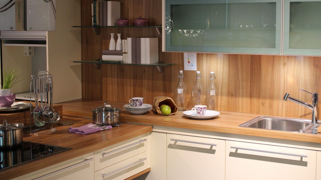 optimizar espacio cocina pequeña con productos organizadores